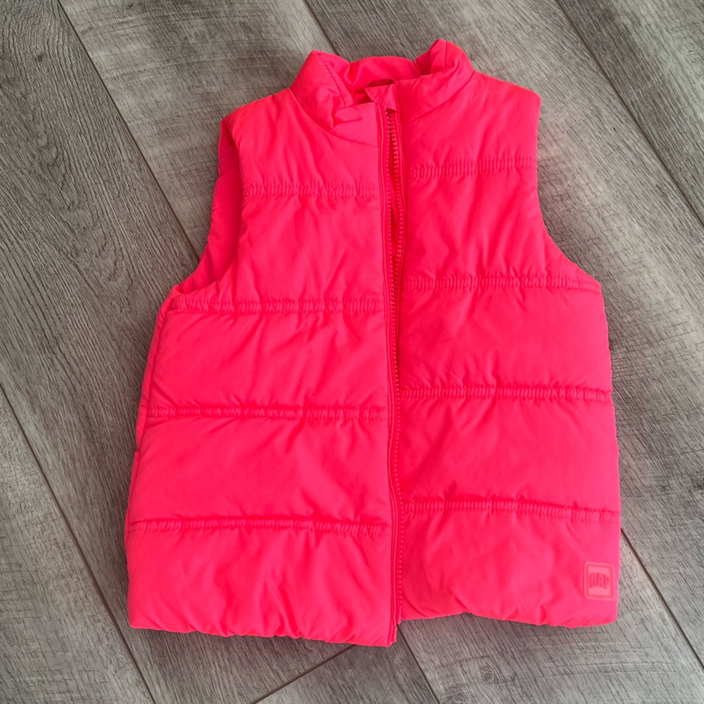 Girls GAP size 5 pink bubble vest EUC